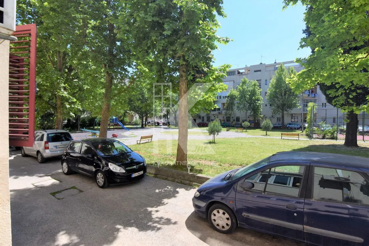 Rent, office space, 42m², Centar, Podgorica