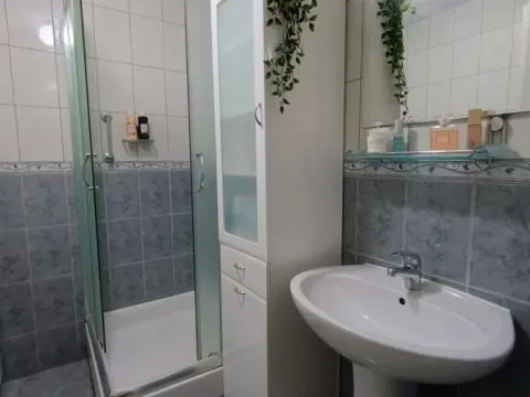 Izdavanje, trosoban stan, 70m², Novo naselje, Novi Sad - image 10