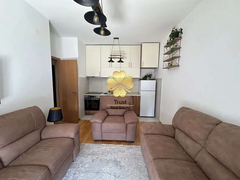 Izdavanje, dvosoban stan, 64m², Stari Aerodrom, Podgorica