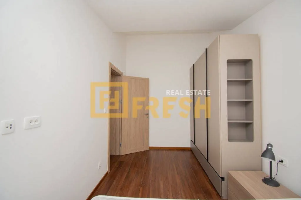 Izdavanje, dvosoban stan, 70m², Master Kvart, Podgorica