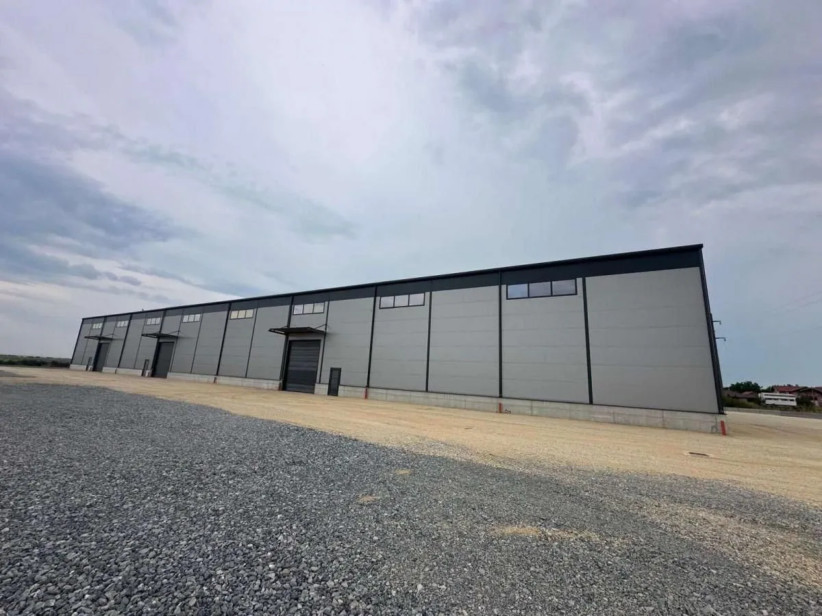 Izdavanje, poslovni prostor, 1500m², Zemun Ugrinovci, Zemun Sve Podlokacije