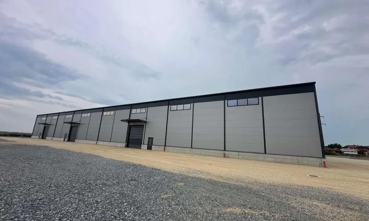 Izdavanje, poslovni prostor, 1500m², Zemun Ugrinovci, Zemun Sve Podlokacije