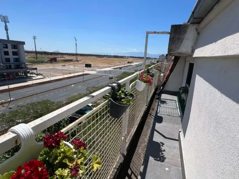 Prodaja, dvosoban stan, 72m², Stari Aerodrom, Podgorica - image 2