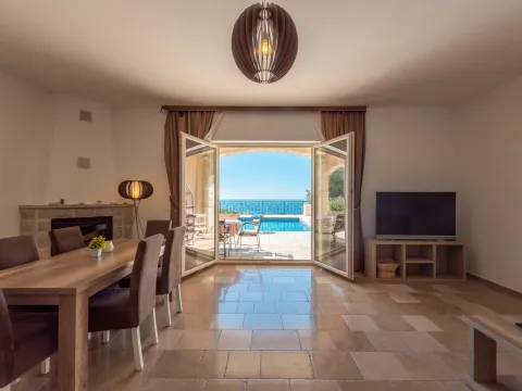 Izdavanje, kuća, 150m², Reževići, Budva - image 8