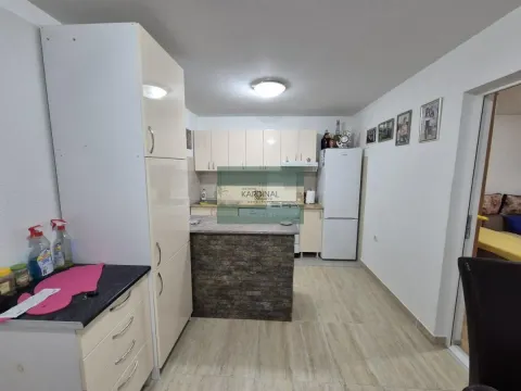 Prodaja, kuća, 181m², Kajsijar, Jagodina - image 11