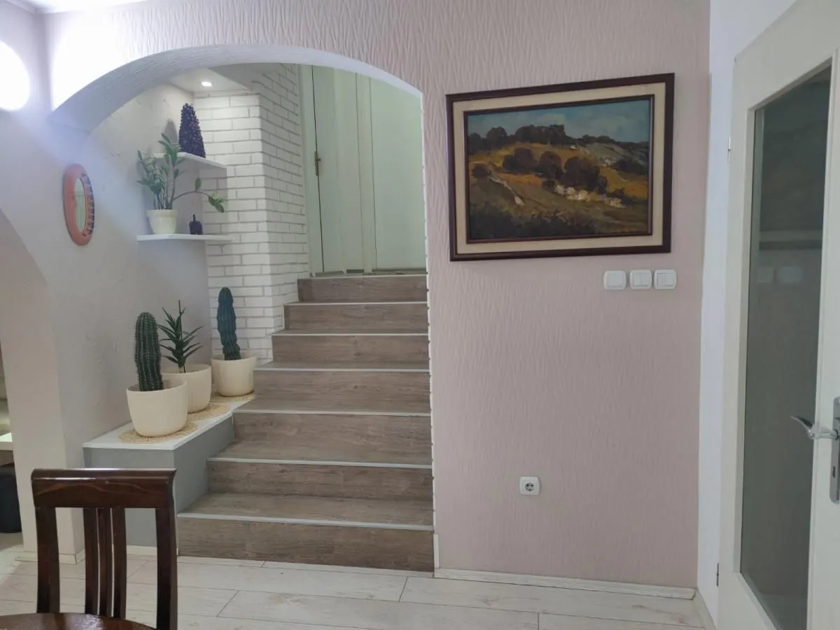 Sale, house, 420m², Donja Vrežina, Niš