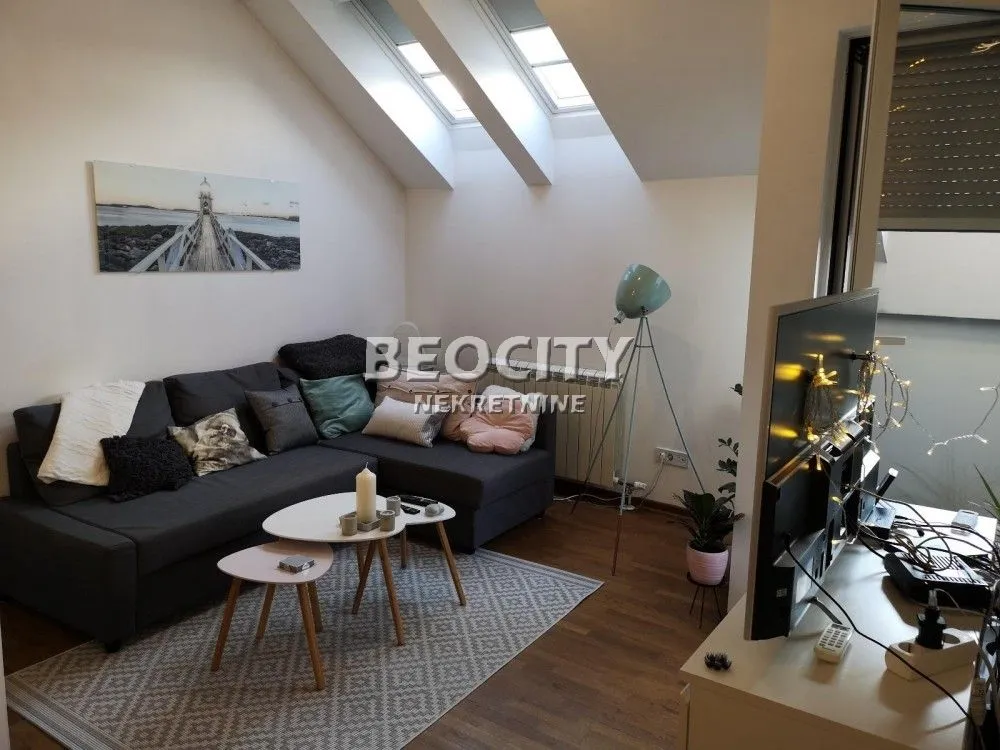 Izdavanje, stan, 40m², Dorćol Sve Podlokacije, Beograd