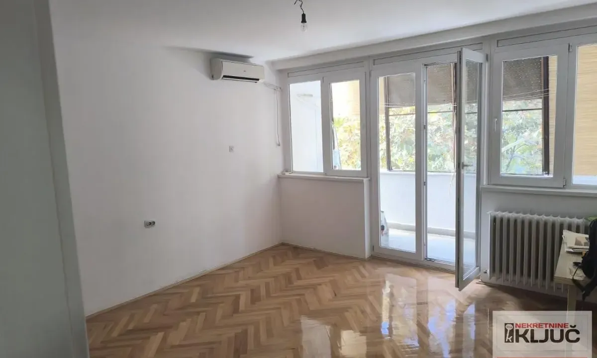 Prodaja, dvosoban stan, 56m², Železnička Stanica, Novi Sad Sve Podlokacije