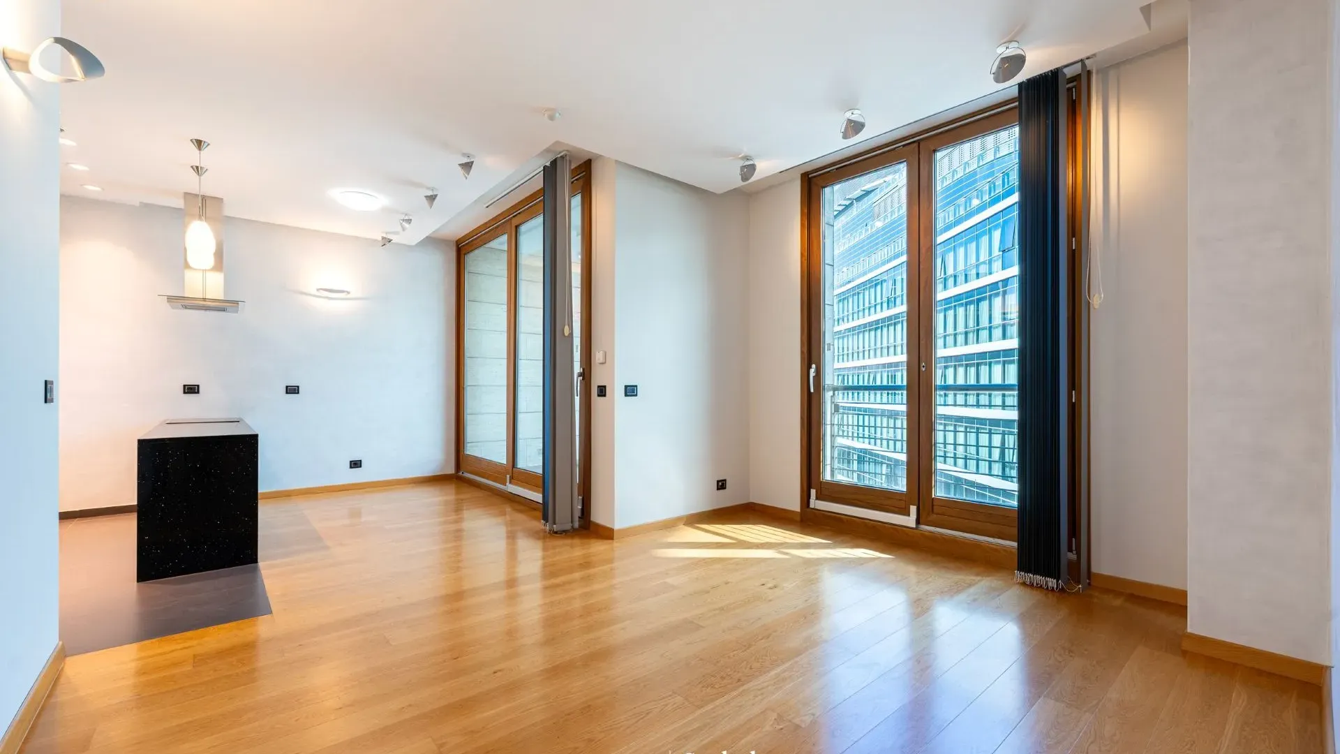 Prodaja, dvosoban stan, 88m², Kod Capital Plaze, Podgorica