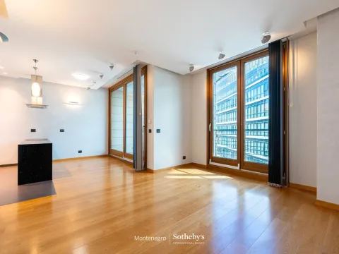 Prodaja, dvosoban stan, 88m², Kod Capital Plaze, Podgorica - image 2