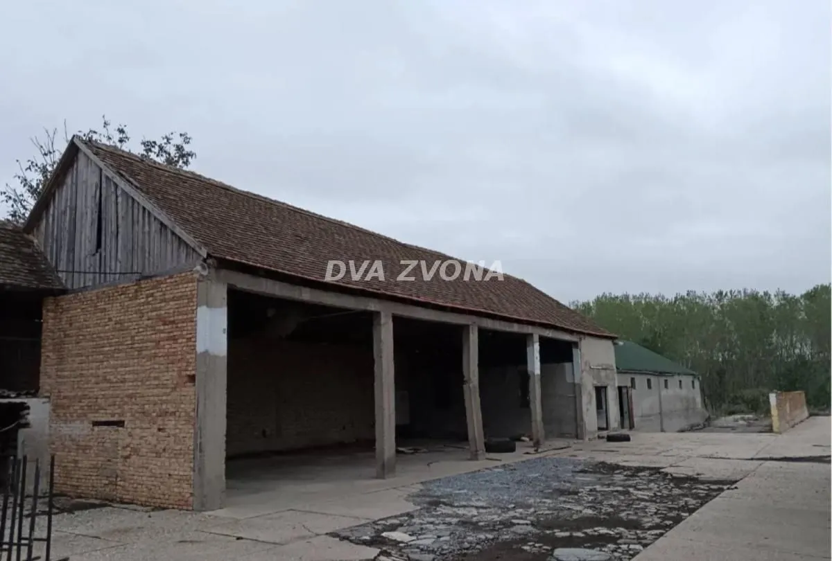 Prodaja, kuća, 420m², Farkaždin, Zrenjanin