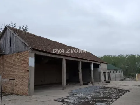 Prodaja, kuća, 420m², Farkaždin, Zrenjanin - image 15