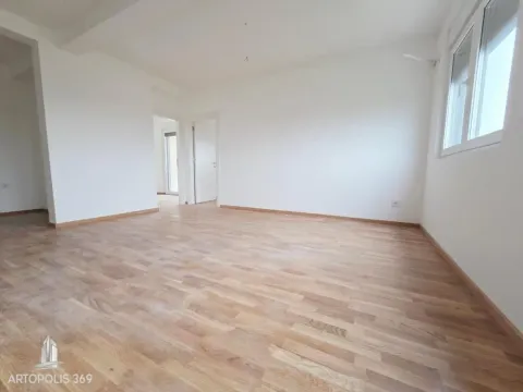 Prodaja, dvosoban stan, 61m², Radiofar, Surčin - image 3