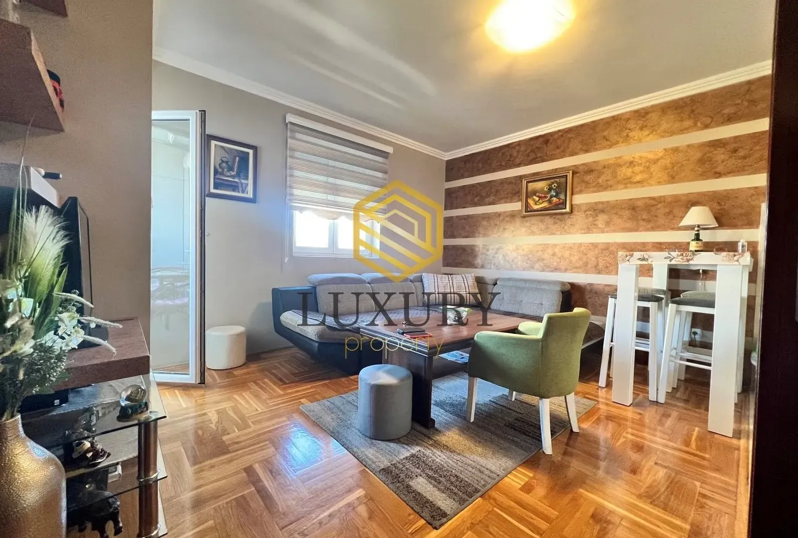 Izdavanje, dvosoban stan, 51m², City Kvart, Podgorica