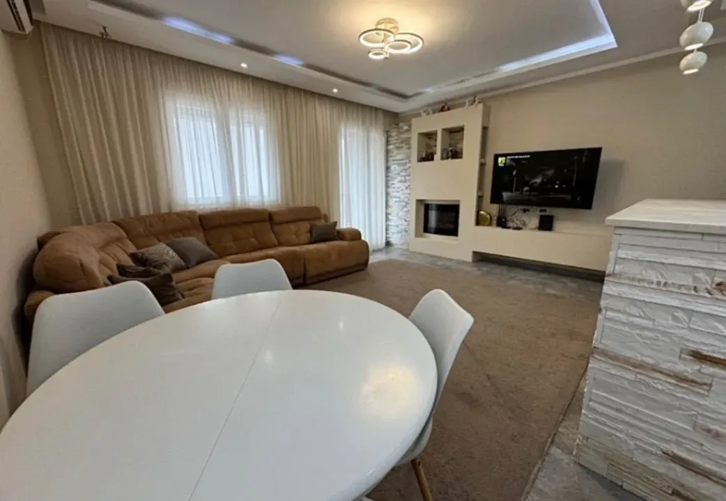 Izdavanje, trosoban stan, 90m², Budva okolina, Budva