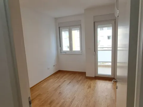 Izdavanje, dvosoban stan, 65m², Zagorič, Podgorica - image 8