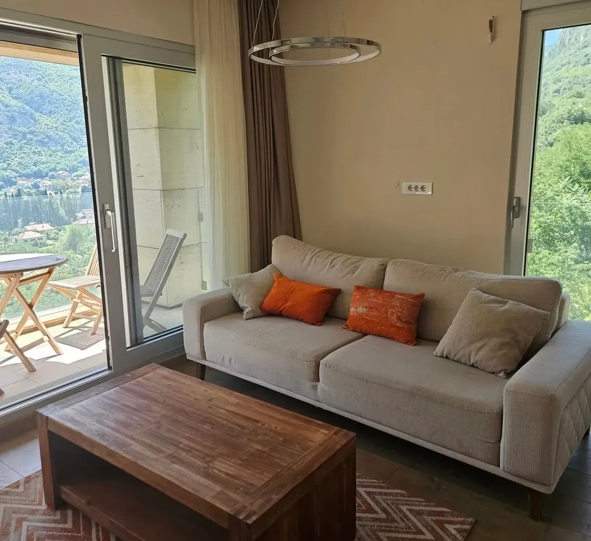 Rent, two bedroom apartment, 70m², Škaljari, Kotor