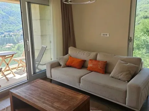 Izdavanje, dvosoban stan, 70m², Škaljari, Kotor - image 3