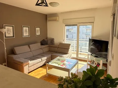 Rent, two bedroom apartment, 63m², City Kvart, Podgorica - image 1