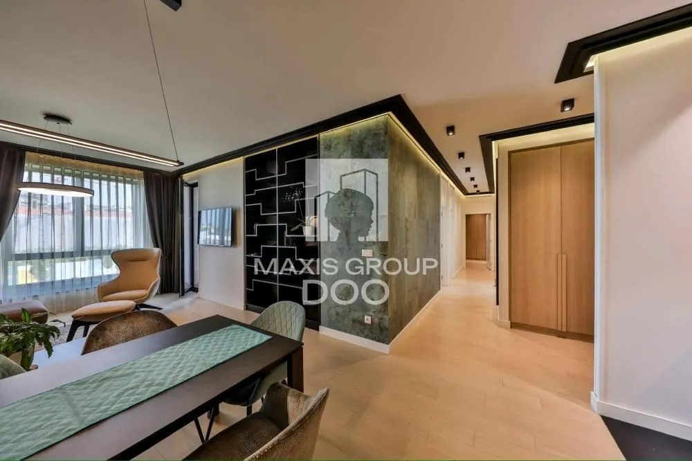 Izdavanje, četvorosoban stan, 118m², Savski Venac, Beograd