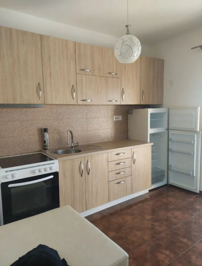 Izdavanje, jednosoban stan, 75m², Stari Aerodrom, Podgorica