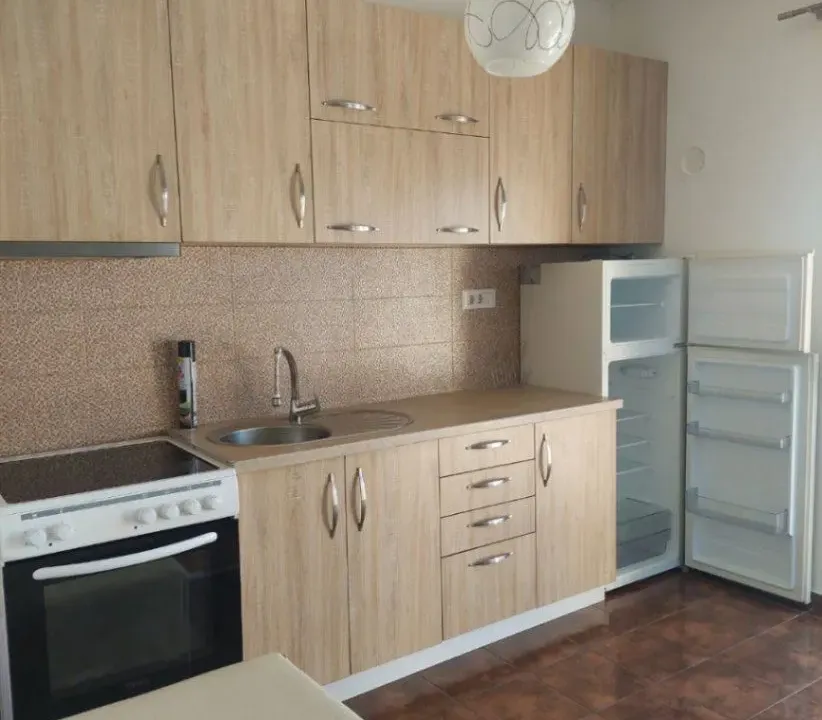 Izdavanje, jednosoban stan, 75m², Stari Aerodrom, Podgorica