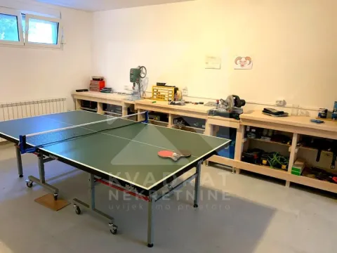 Izdavanje, kuća, 240m², Donja Gorica, Podgorica - image 20