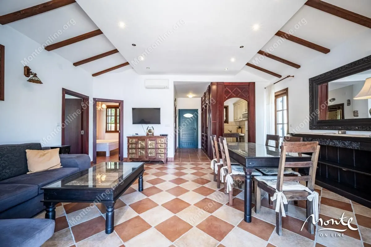 Prodaja, dvosoban stan, 92m², Kostanjica, Kotor