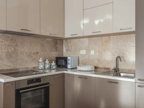 Rent, two bedroom apartment, 62m², Pržno, Budva - image 6