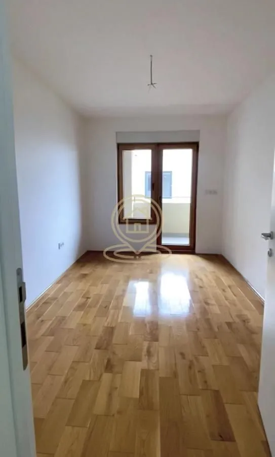 Prodaja, četvorosoban stan, 95m², Crveni Pevac, Niš