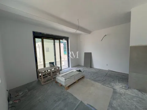 Prodaja, dvosoban stan, 52m², Dobrota, Kotor - image 2