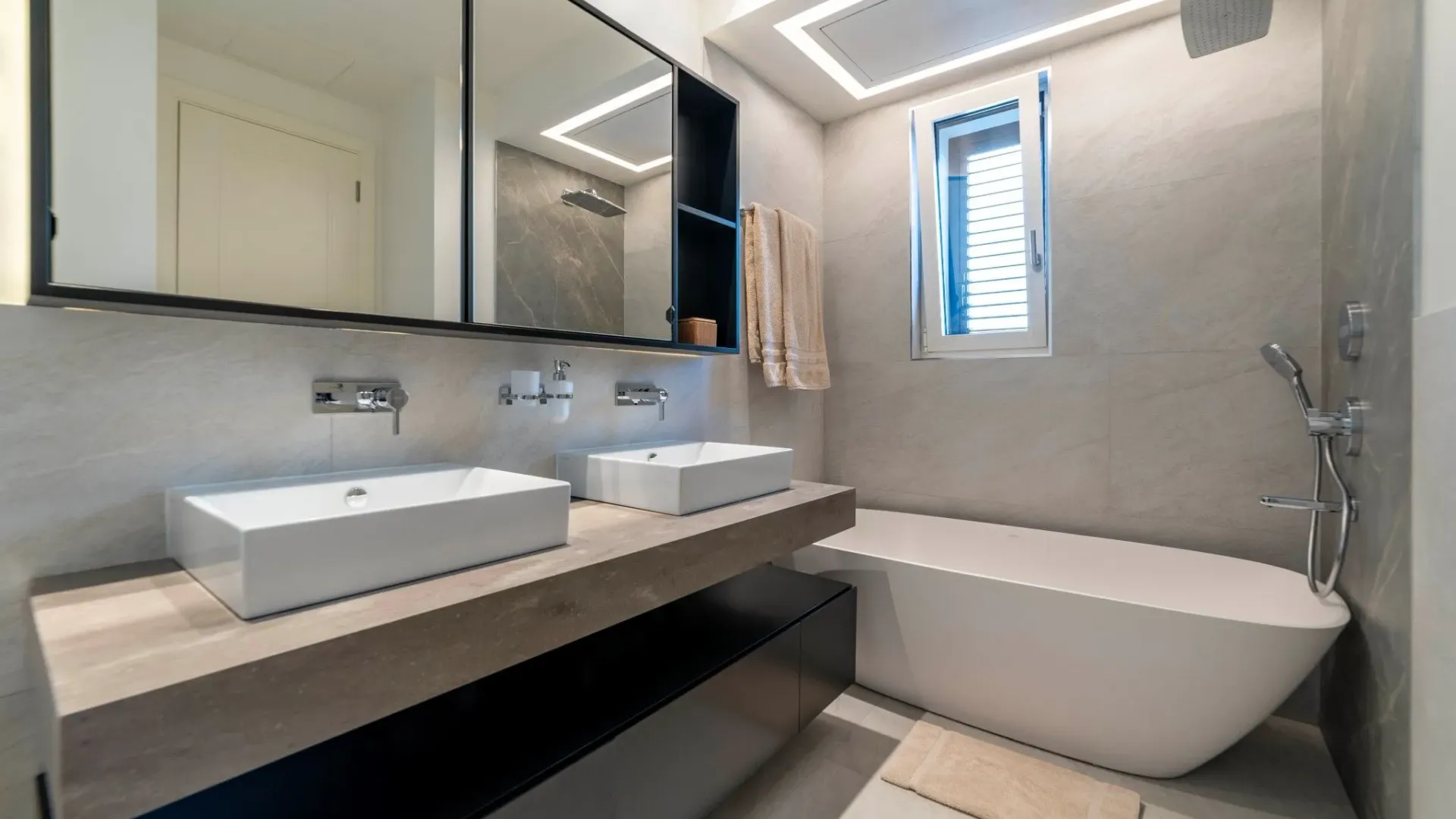 Sale, two bedroom apartment, 104m², Luštica Bay, Tivat