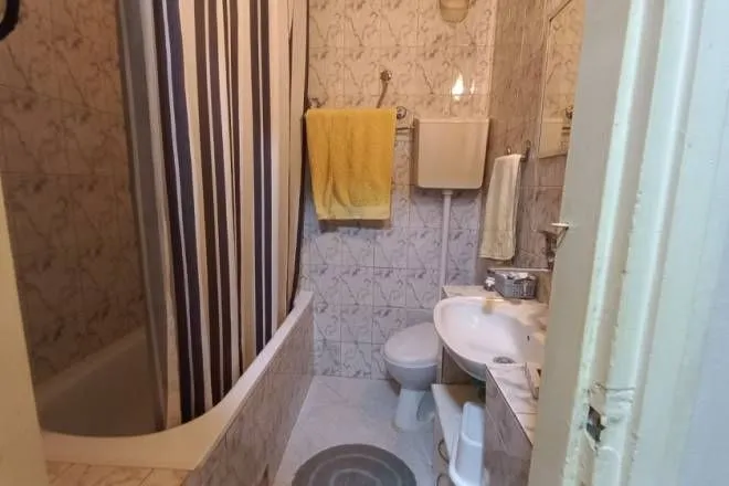 Sale, four bedroom apartment, 69m², Profesorska Kolonija, Palilula Sve Podlokacije