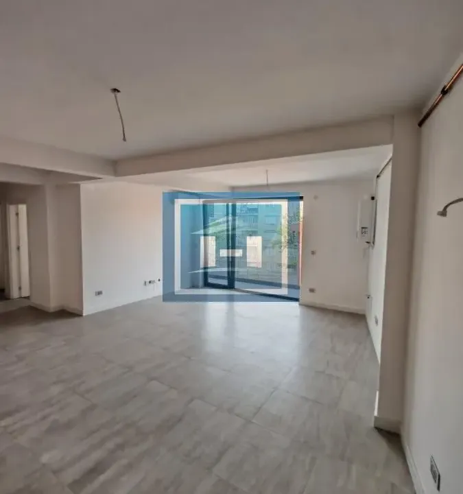 Prodaja, trosoban stan, 78m², Centar, Paraćin