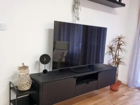 Izdavanje, jednosoban stan, 46m², Centar, Tivat - image 17