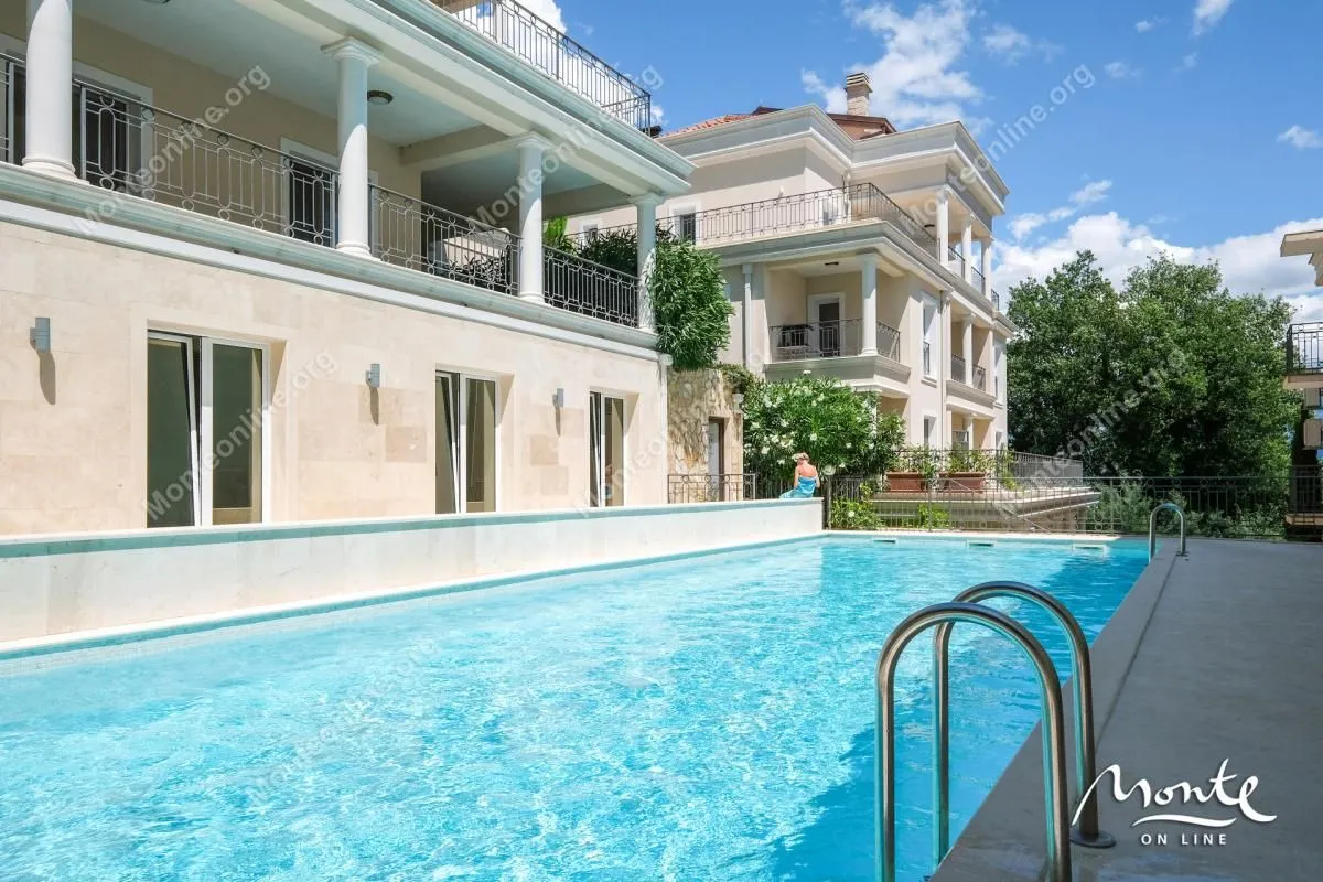 Prodaja, trosoban stan, 166m², Đenovići, Herceg Novi