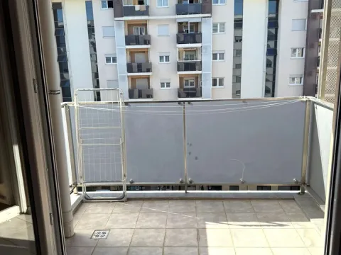 Izdavanje, jednosoban stan, 51m², City Kvart, Podgorica - image 4