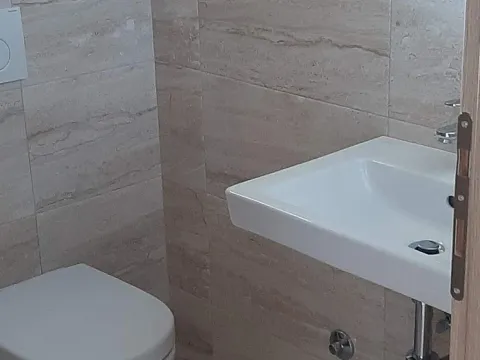 Prodaja, četvorosoban stan, 171m², Dobrota, Kotor - image 19