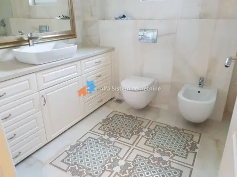 Izdavanje, stan, 215m², Senjak, Beograd - image 25