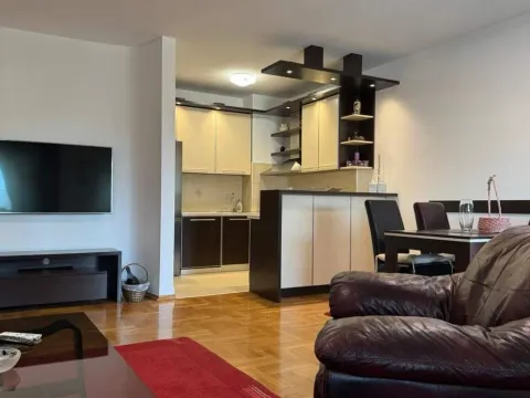 Rent, two bedroom apartment, 87m², Stari Aerodrom, Podgorica - image 4