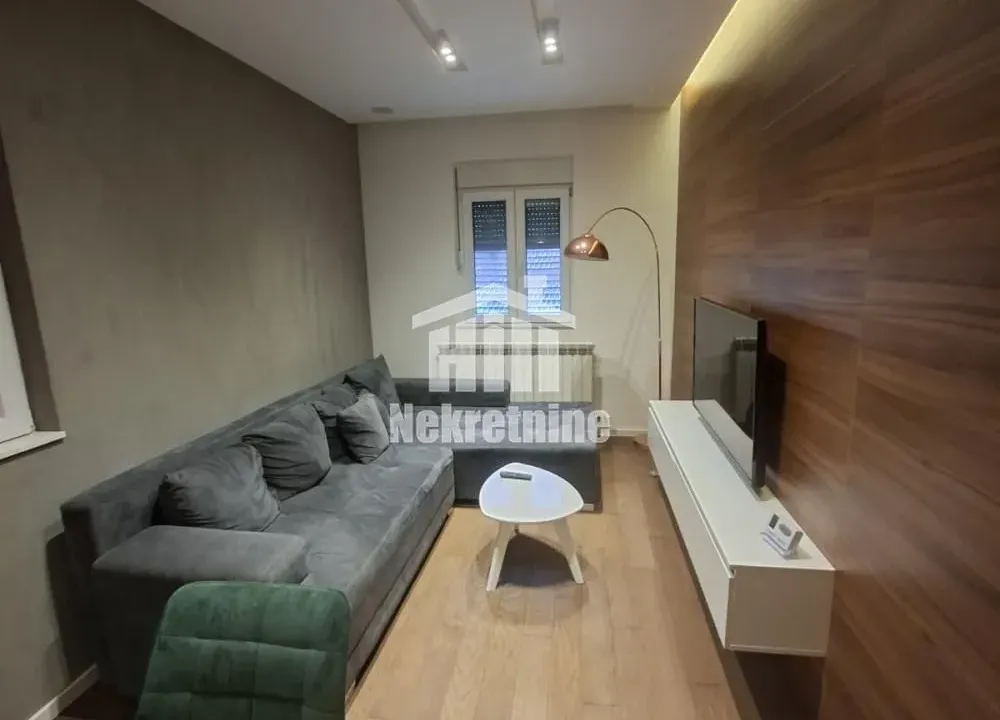 Izdavanje, dvosoban stan, 50m², Čukarica, Beograd