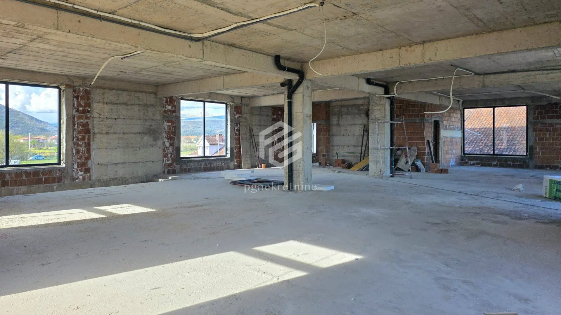 Rent, office space, 1100m², Donja Gorica, Podgorica