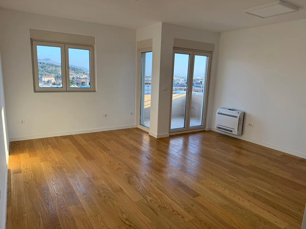 Rent, two bedroom apartment, 71m², Central Point, Podgorica