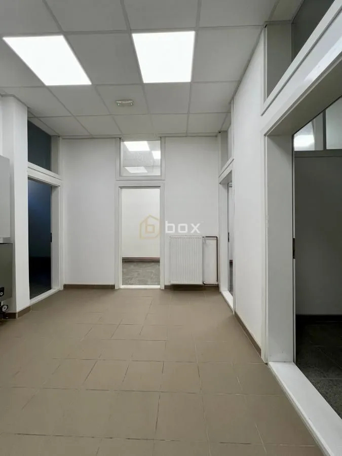 Rent, office space, 12m², Crveni Krst, Niš