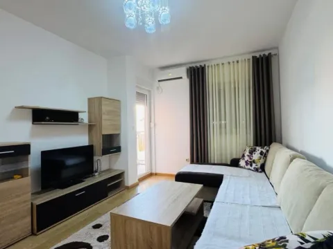 Izdavanje, dvosoban stan, 68m², City Kvart, Podgorica