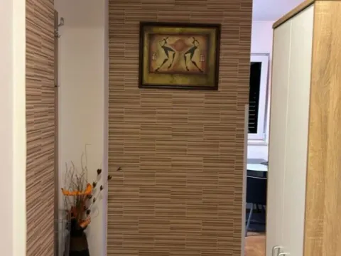 Izdavanje, dvosoban stan, 55m², Centar, Tivat - image 5