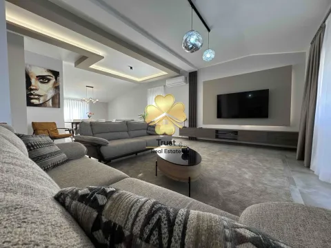 Izdavanje, kuća, 180m², Vranići, Podgorica - image 5