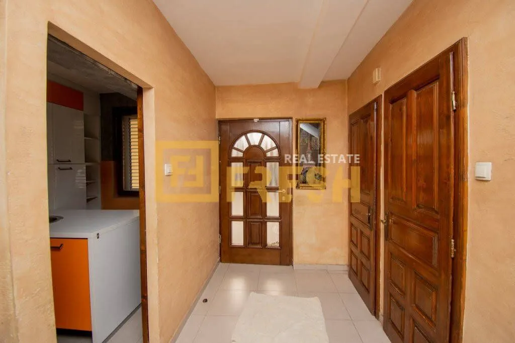 Rent, house, 200m², Konik, Podgorica