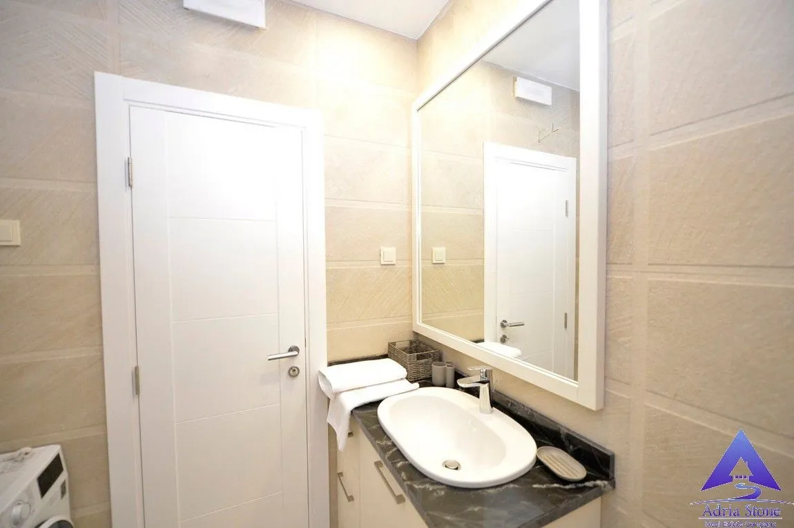 Prodaja, jednosoban stan, 52m², Grad, Kotor