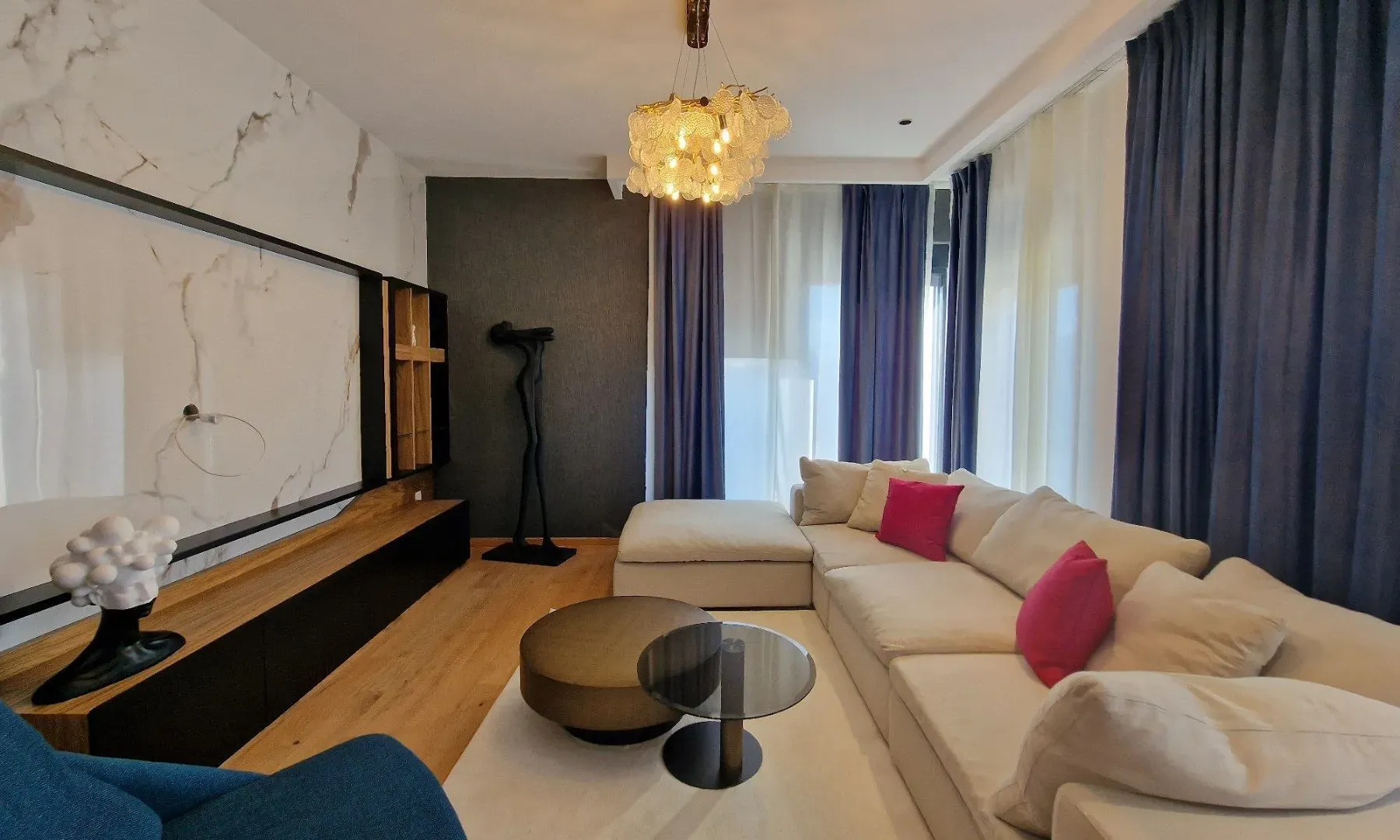 Sale, two bedroom apartment, 135m², Bečići, Budva